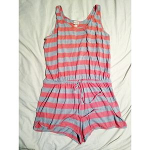 Coral and grey jumper w/ pockets!